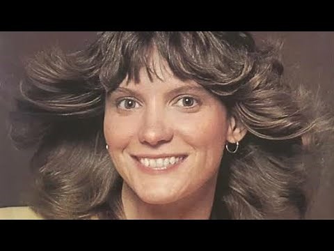 Mary MacGregor - Torn Between Two Lovers (Official Music Video) 1976