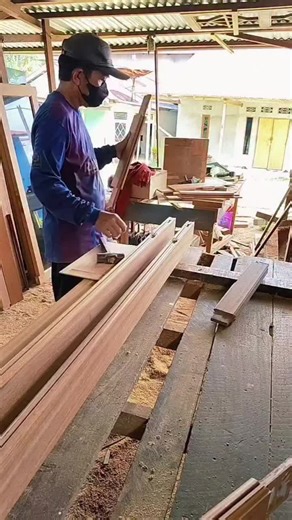 Installation process of panel board and door glass. #woodwork #carpenter #reelsfbp.#woodwork #decor #doors #makersgonnamake #interior #woodart #construction #woodworking #carpenter #table #furnituredesign #woodcarving #viralreelschallenge #FineWoodworking #woodworkingcommunity #interior #wooddesign #carpenter #maker #diy #reelsfb #furniture #wood