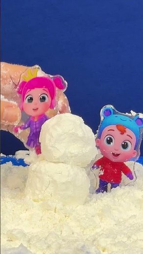 Do you wanna build a SNOWMAN? ☃️ #Shorts