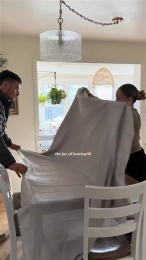 ANNA KLEM on Instagram: "lil thanksgiving dinner set up 🫶🏽"