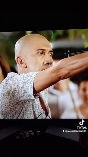 Intense Scene: Armed Confrontation and Streetwise Dialogue in a Dramatic Movie#movieclip