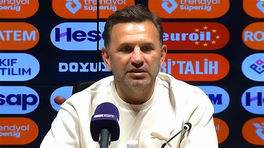 Okan Buruk hocam tam anlamıyla Fatih Terim olmak üzere. Kadro açıklaması, Kocaelispor'un ilk maçta yaptıklarını hatırlatması, Trabzonspor maçından sonra çat diye 6 kişiyi birden kesmesi... Ben hatırlamıyorum da anlatılana göre Fatih Terim de ilk yıllarında daha güler yüzlü, daha hoşgörülü bir teknik direktörmüş. Zamanla daha sert olmuş, bildiğimiz Fatih Terim'e dönüşmüş. Türkiye'de,  Galatasaray'da teknik direktörlük yapmak için böyle olmak lazım muhtemelen. Böyle devam hocam.