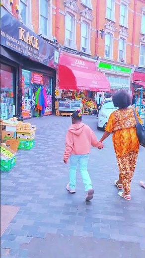 Brixton - London's Neighbourhood that never sleeps ( part 2)☀️☀️☀️