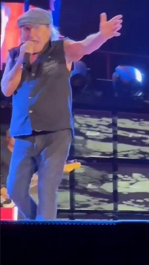 AC/DC shock Madrid with Givin the Dog a Bone – pure madness erupts in the crowd! 🐶🔥 #ACDC #Madrid