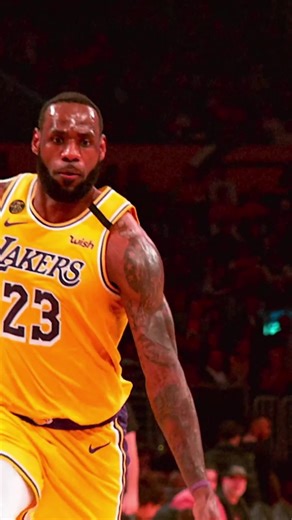 LeBron James Incredible Slam Dunks