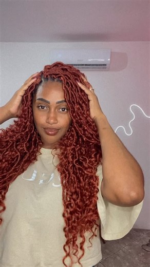 🅼🅰🆁🅲🅸🅰 🆃🆁🅰🅽🅲🅰🆂 on Instagram: "Boho Goddess loc faux locs Cor: 350 #viral_video #fyp #foryo #nagô #boxeadora #boxbraids #tranças"
