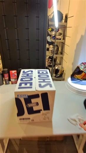 Shoei Neotec 3 unboxing #Shoei #ShoeiNeotec3 #Neotec3 #ShoeiHelmet #Motorradhelm #Modularhelm #Klapphelm #HelmetUnboxing #MotoUnboxing #Motorrad #Motovlog #BikerLife #BikeGear #MotorcycleGear #MotorcycleHelmet #HelmetReview #UnboxingReel #RideSafe #MotorcycleLifestyle #GearReview #motorradlifestyle #InstaReel #ReelsMoto #MotoReels #UnboxingTime #ReelShowcase #trendingreels | Honda Semmler | Facebook