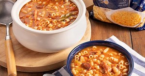 Sopa de Feijão Branco com Costelinha Defumada para os dias frios e chuvosos