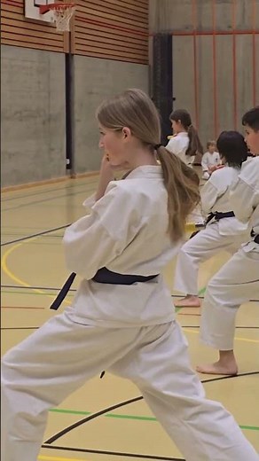 🇨🇭 Spezial-Training mit Nunchaku im Kinder-Karate