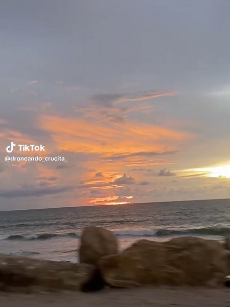 Atardeceres Mágicos en Crucita, Ecuador