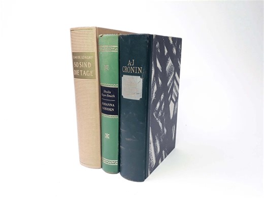 Vintage Book Stack “treasure” With Gold Decoration – 3 Old Decorative Books, Green and Brown, Bibliophile Shelf Decoration, Mid-century Home Decor - Etsy UK