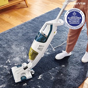 Protejează-ți casa de bacterii și germeni dintr-o singură mișcare, cu ajutorul aparatului Clean and Steam Multi, care aspiră și igienizează cu aburi în același timp orice tip de podea. Folosind aparatul detașabil de curățat cu abur împreună cu accesoriile multiple, poți curăța rapid orice suprafață din locuința ta. | Rowenta Romania