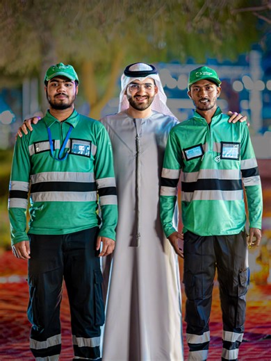 شكّل إفطار أبطال البيئة مناسبةً خاصة لتكريم العاملين في الخطوط الأمامية، الذين يمثّلون ركيزة أساسية في منظومة إدارة النفايات. واحتفاءً بجهودهم اليومية والتزامهم بالعمل المسؤول، كرّمنا من يُسهمون بأدوارهم المستمرة في تحقيق أثر مستدام يعزّز كفاءة المنظومة ويحافظ على موارد مجتمعنا. شكراً لكم على تفانيكم وإسهامكم الذي يُحدث فرقاً كل يوم. #مجموعة_تدوير#تدوير_الخير Our Environmental Champions Iftar was a special evening dedicated to recognising the frontline workers who play a vital role in our waste 