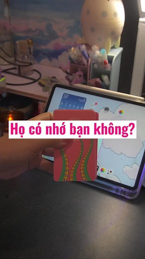 Exploring Tarot Readings on a Digital Tablet