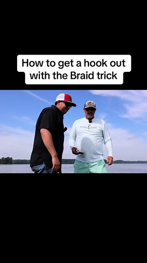 #alabamabasscounsel #slicktok #fishing #fishtok #removefishhooktrick #braidttrick #hookedinthearm
