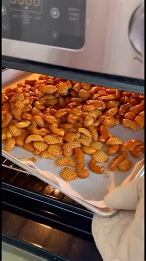 Maple Miso Party Mix (Snack Mix) Ingredients Makes 30 servings 1/2 teaspoon dried ginger 12 tablespoons salted butter (melted (or use unsalted butter 1/4 teaspoon salt)) 2/3 cup pure maple syrup 1/3 cup white miso paste 1 tablespoon soy sauce (or tamari sauce) 2 teaspoons garlic powder 1/2 teaspoon white pepper 1/4 teaspoon cayenne pepper (or up to 3/4 teaspoon for a spicy kick) 2 cups sesame sticks 2 cups unsalted cashews (raw or roasted (or pecans, walnuts, or almonds)) 3 cups Corn Chex 3 cups