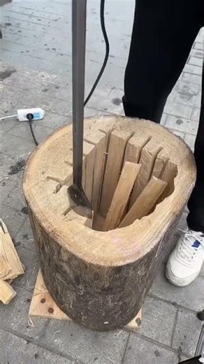Smart Log Splitter Tool | Traditional Wood Splitting 🔧🪵