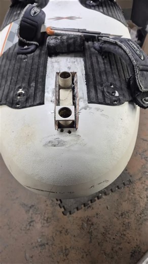 Layanaworkshop on Instagram: "#windsurf #boardrepair #reparationwindsurf #layanaworkshop #reparation"