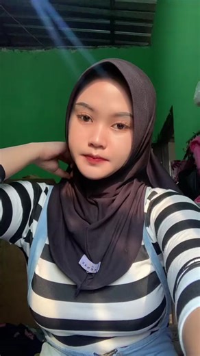 Twitter UKHTI Galau - Exploring Emotions Through Social Media