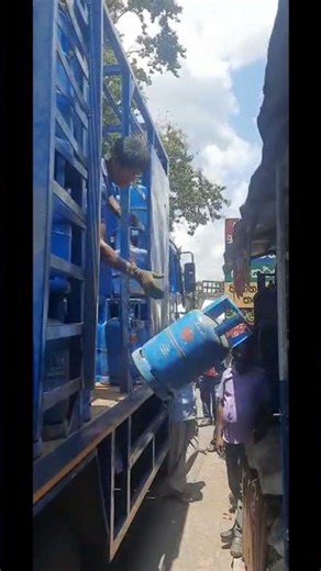 GAS cylinder unloading truck sound-ASMR
