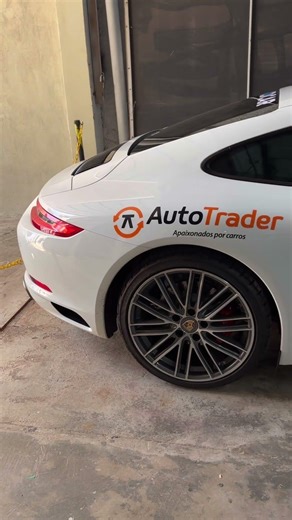 Detalhes que fazem a diferença.Aplicação de adesivo automotivo transformando o visual dessa Porsche.