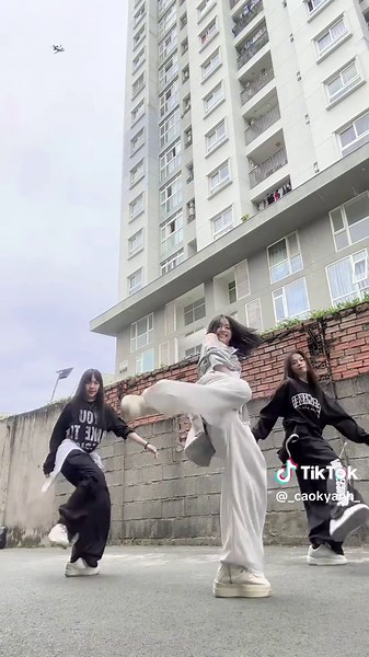 Trào Lưu Nhảy La Mama Đang Hot