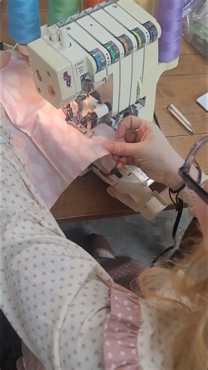 We had so much fun in our serger basics class today- we cannot thank @tayfarddid enough for sharing her serger-y knowledge with us! These machines can be tamed with enough practice and know how and we can't wait to give it another crack the third Monday for Feb! Keep your peepers peeled for more class details! 👀👀👀👀 Weekly sewing classes with rotating instructors and topics in our warehouse at 1110 Edgewood Ave. S. in #murrayhilljax | Vintage Exchange