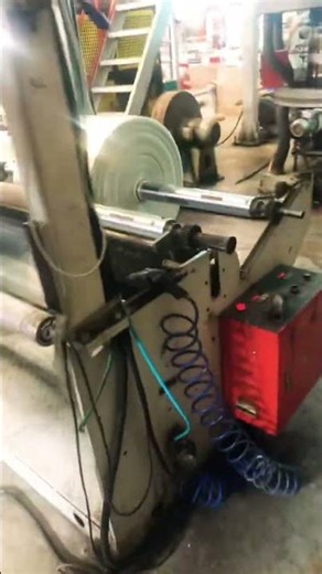 Watch how plastic is transformed using an extruder machine!From raw material