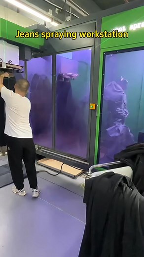 4.7K views · 11 reactions | #WeldingRobot #robot #robotfactory#Programming-free spraying robot#Six-axis robot | robot-Jacob | Facebook