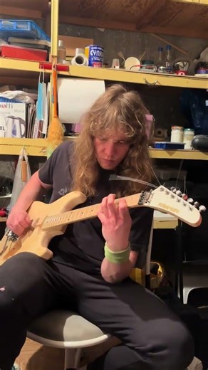 🎸Jaspar’s guitar building (PART 1)🎸 #heavymetal #guitar #guitarbuilding #vanhalen #nwobhm
