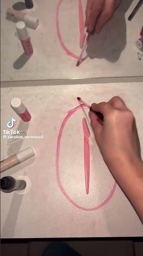 Always starts with a pink eyebrow razor #vent