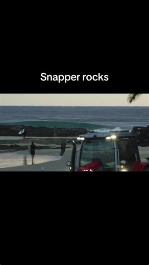 Surfing at Snapper Rocks: A Wave Rider's Paradise