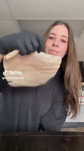 We’re so back 🤠 #tattooapprentice #tattooapprenticeship #tattooapprenticelife #tattoo #tattootiktok #tattootoker #freetattoo #pigskin #fypシ