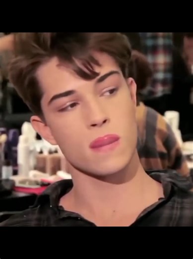 Lookmaxing Techniques Inspired by Chico Lachowski