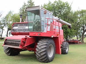 Massey Ferguson 860 Combine W/Rear Wheel Assist | Agriculture