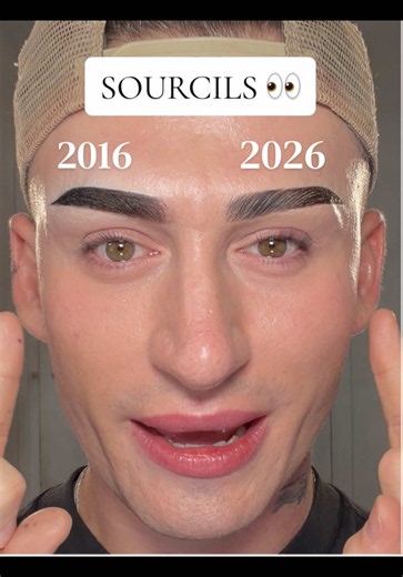 SOURCILS 2016 VS 2026 👀 Deux styles, deux techniques, deux résultats complètement différents. Je te montre étape par étape comment reproduire les sourcils ultra définis de 2016 puis les sourcils 2026 plus naturels, structurés et effet poil à poil, avec des gestes simples à refaire même si tu débutes en maquillage. ✨ #browtutorial #eyebrow #browlift #makeuptutorials #makeupartist