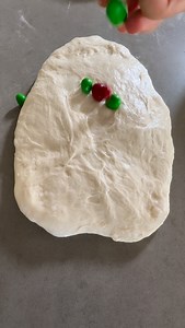 801K views · 2.3K reactions | I call her the CHRISTMAS LOAF  Peanut M&Ms, sea salted caramel chocolate chips, cookie dough and brown sugar 襤襤襤襤 #sourdough #sourdoughbread #sourdoughbaking #christmasbake #cookiedough #sourdoughinclusions #christmasseason | Jane Dough | Facebook