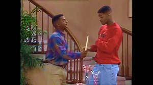 Aujourd'hui c'est l'anniversaire de l'acteur Alfonso Ribeiro, qui fête ses 53 ans ! 🥳🎂 On se souvient tous de lui dans le rôle de Carlton Banks, le cousin de Will Smith dans la série "Le prince de Bel-Air" 📺🥰 et de sa danse mythique sur la chanson de Tom Jones "It's not unusual" ! 🎶 Vous avez déjà essayé de reproduire la "Carlton dance" ? 💃🕺 Vous regardiez "Prince de Bel-Air" ? 😍 | Enfants des 80's