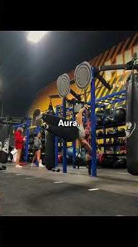 When a calisthenics athlete walks into a commercial gym, wait for the reactions😈🔥