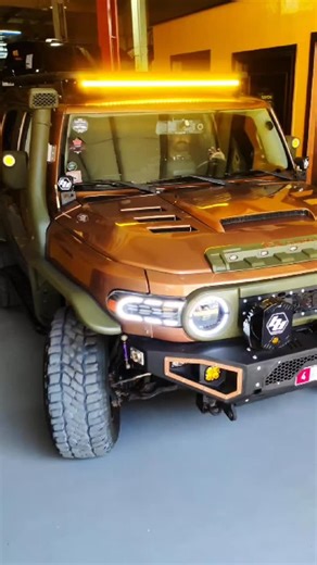 RAVON OFFROAD on Instagram: "The unsung heroes of a reliable build. 💪 While flashy mods get the glory, it’s the foundational upgrades that give you the confidence to go further and stay out longer. Just wrapped up a crucial round of improvements on the FJ: 🔋 IBS Dual Battery System with an Optima YellowTop – Powering the fridge, comms, and camp without a worry. That custom-fabricated battery tray is pure clean-install bliss. 💡 Lightforce 40 inch Amber Lightbar – Cutting through dust, fog, and