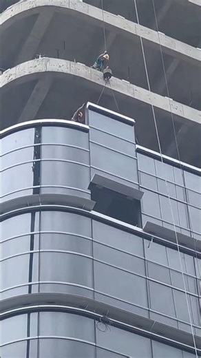Installing Prefabricated Glass Panels | This Is How City Skyscraper Facades Are Built​