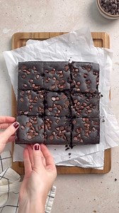 Amazing Flour-less Black Bean Brownies are moist, chocolatey and delicious – finally a low-fat, gluten-free brownie that’s pretty darn good made with no flour and no butter! | Skinnytaste