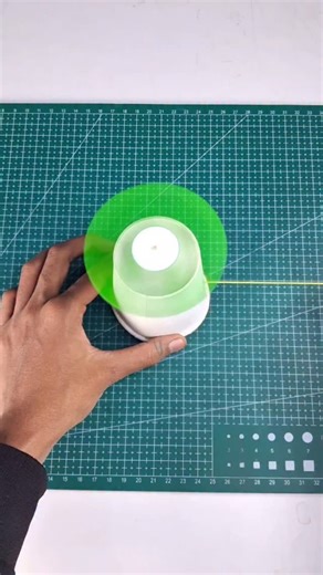 DIY Crafts on Instagram: "You should make this hand fan without motor🤩, how to make a table fan, easy handfan making, diy making a simple fan without motor and battery #reels #shorts #crafts #handfan #trending #ap_agency_official @ap_agency_official #explore #explorepage"