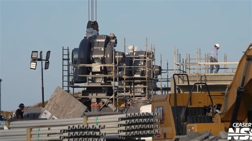 【中文浓缩】SpaceX星城开始拆除发射台1的水冷钢板，空气分离厂安装压缩机