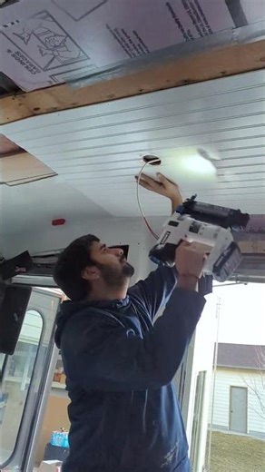 Shuttle Bus Convertion -Fitting panels to the roof #diy