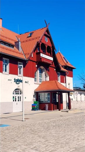 Probably the most beautiful train station view in Poland 😍Pure mountain silence at a train station