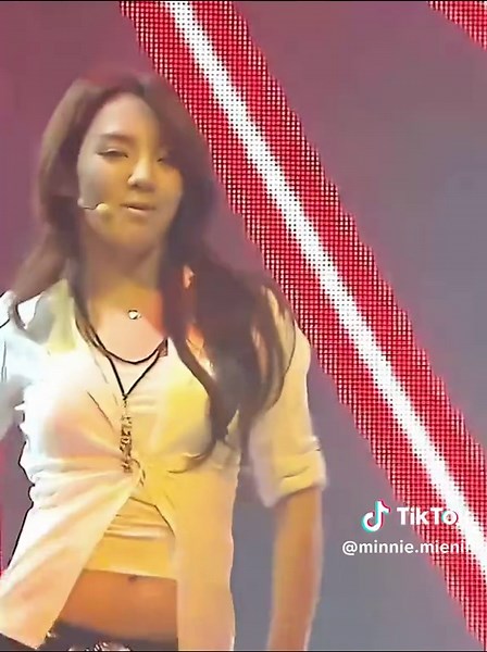 Mothers Covering Mother: A Unique 10-Minute Performance