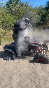 Por poco y sale 🤣🔥 #offroad #trx450r #mudding #getmud #mud #atv #atvlife #bikeride #reels #florida #instagood #video #fun #adrenaline | Boricuas En Orlando ATV