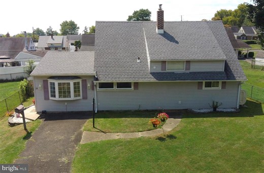 29 Rainbow Ln, Levittown, PA 19055 - MLS PABU2078150 - Coldwell Banker