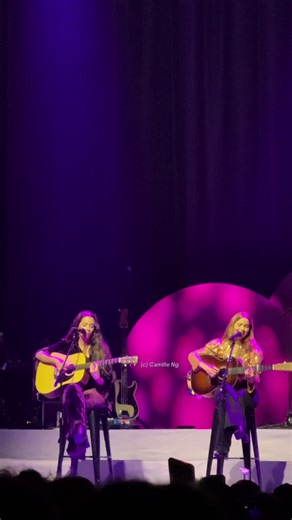 Filipinos as back up singers of M2M 😆 @Wilbros Live #m2m #marit2marion #concert #marionraven #maritlarsen #90s #music